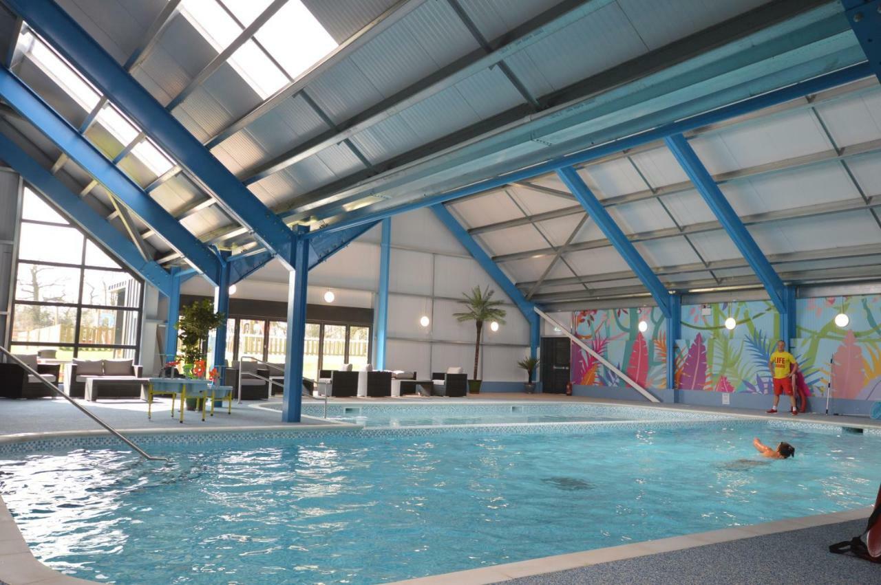 Camping Pods, Carlton Meres Holiday Park Rendham Bagian luar foto